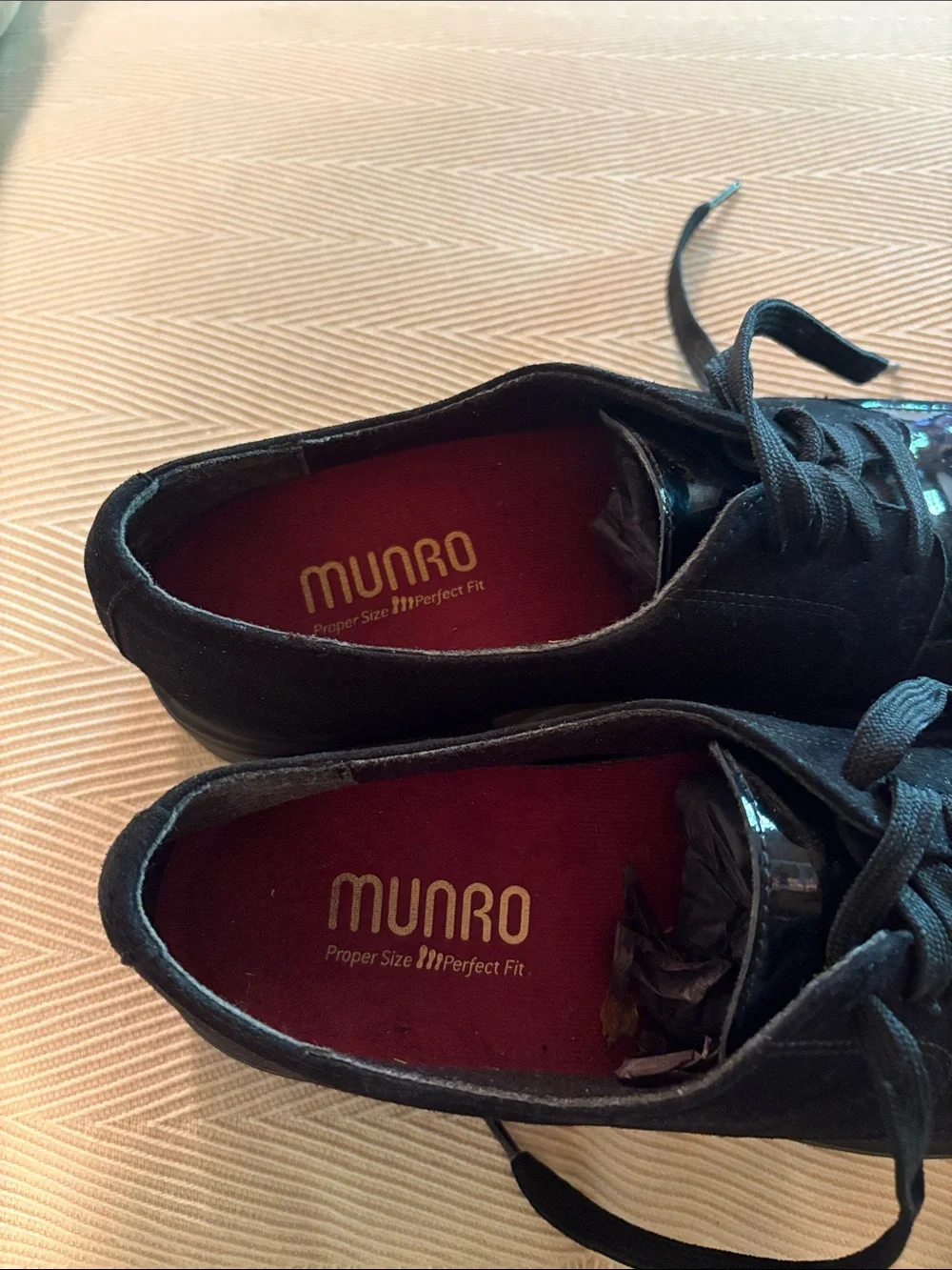 Munro Women’s Black Patent Leather Lace-Up Oxford Flats AAAA 9 Rubber